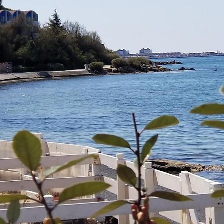 Appartement Charmant T2 pieds dans l'eau tout confort climatisé classé 2 étoiles tarif promotionnel pour curistes à Balaruc-les-Bains Extérieur photo